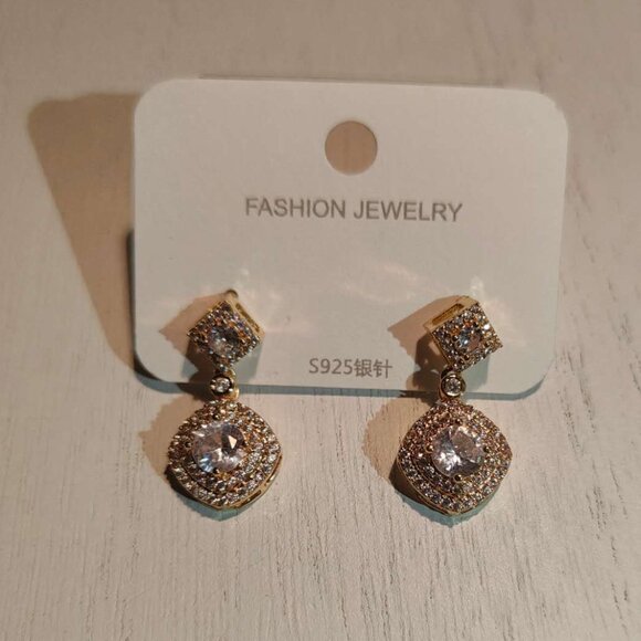 Golden Aura Earrings - Picture 1 of 1